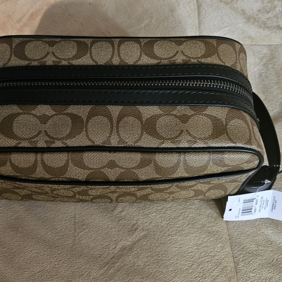 Coach Large Travel kit - Picture 4 of 12